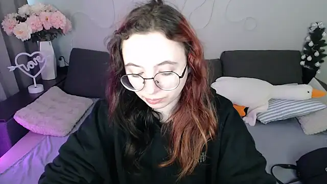 Mini Diva online show from April 2026 08:54:02 AM