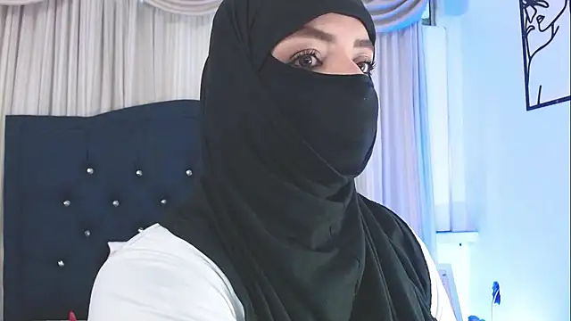 Snapshot of Uzra_hayed chatting on February 2025 07:38:01 PM Uzra hayed online show from February 2025 07:38:01 PM
