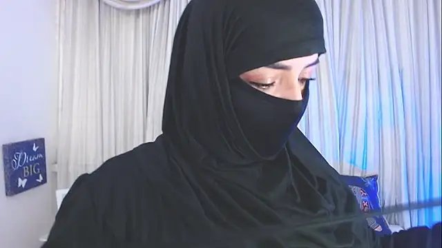Snapshot of Uzra_hayed chatting on September 2025 07:53:01 PM Uzra hayed online show from September 2025 07:53:01 PM