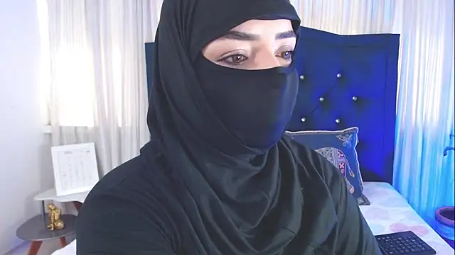 Uzra hayed online show from October 2025 02:28:01 PM