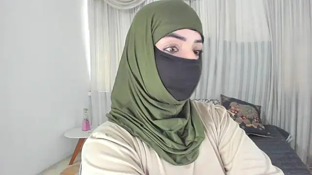 Snapshot of Uzra_hayed chatting on May 2026 04:04:02 PM Uzra hayed online show from May 2026 04:04:02 PM