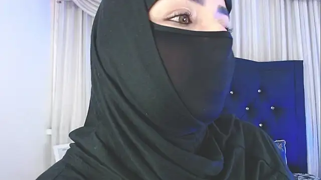 Uzra hayed online show from November 2025 09:29:02 PM