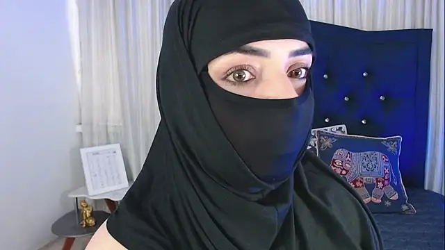 Uzra hayed online show from November 2025 08:02:01 PM