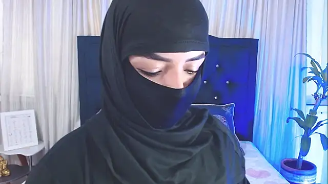 Snapshot of Uzra_hayed chatting on October 2025 07:46:01 PM Uzra hayed online show from October 2025 07:46:01 PM