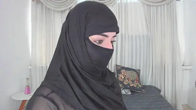 Snapshot of Uzra_hayed chatting on May 2026 01:18:02 PM Uzra hayed online show from May 2026 01:18:02 PM