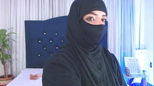 Snapshot of Uzra_hayed chatting on March 2025 01:39:01 AM Uzra hayed online show from March 2025 01:39:01 AM