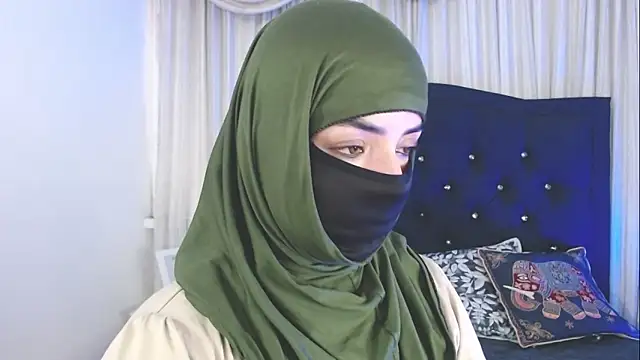 Uzra hayed online show from November 2025 11:43:02 AM