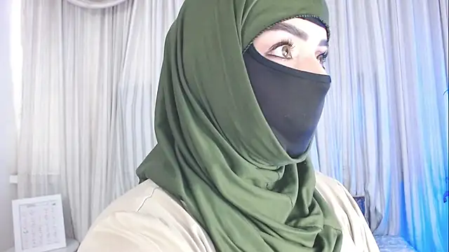 Snapshot of Uzra_hayed chatting on October 2025 07:58:01 PM Uzra hayed online show from October 2025 07:58:01 PM