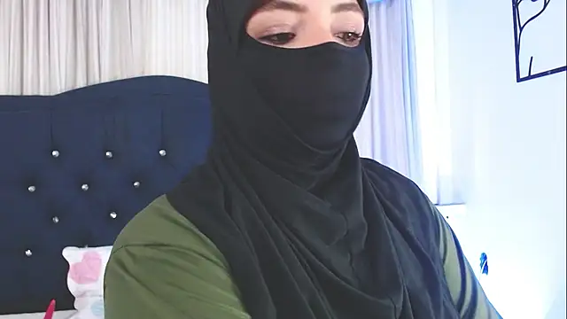 Snapshot of Uzra_hayed chatting on February 2025 07:26:01 PM Uzra hayed online show from February 2025 07:26:01 PM