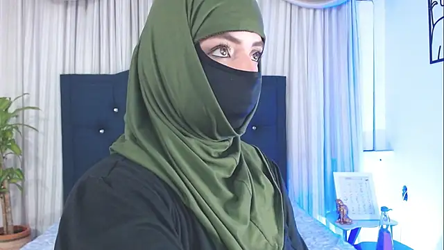 Snapshot of Uzra_hayed chatting on March 2025 10:54:01 PM Uzra hayed online show from March 2025 10:54:01 PM