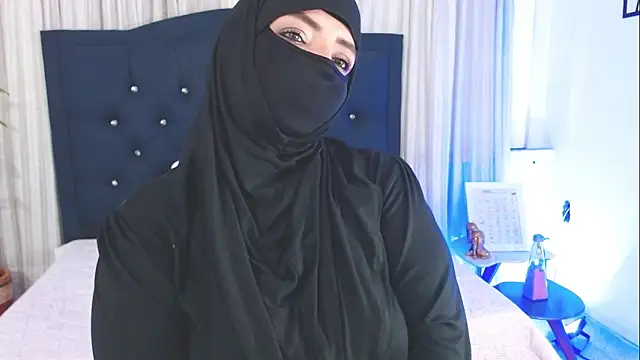 Snapshot of Uzra_hayed chatting on March 2025 07:27:02 PM Uzra hayed online show from March 2025 07:27:02 PM