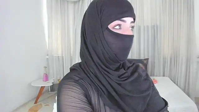 Snapshot of Uzra_hayed chatting on May 2026 02:20:01 PM Uzra hayed online show from May 2026 02:20:01 PM