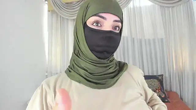 Snapshot of Uzra_hayed chatting on April 2026 01:56:01 PM Uzra hayed online show from April 2026 01:56:01 PM