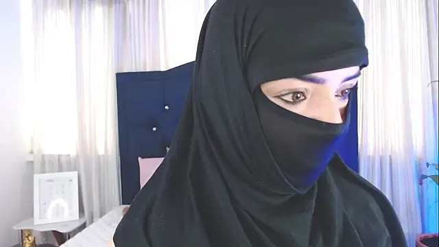 Uzra hayed online show from November 2025 12:59:01 PM