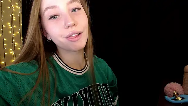 SindiWatsoon online show from December 2025 02:08:02 PM