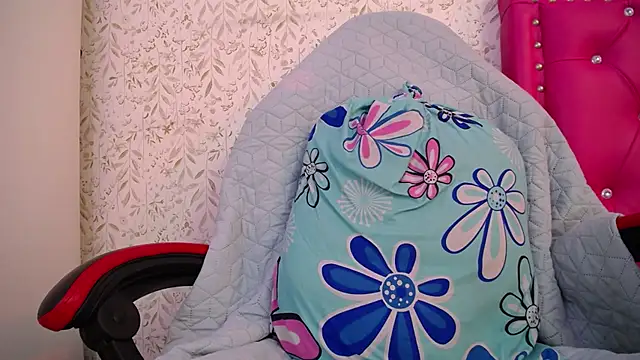 luly pink online show from November 2025 04:01:01 AM