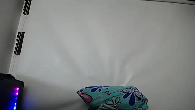 luly pink online show from December 2025 03:09:01 AM