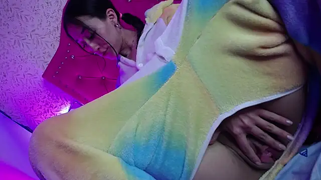 luly pink online show from February 2026 12:38:02 PM