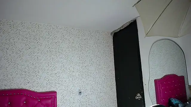 luly pink online show from December 2025 04:06:01 AM