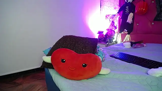 luly pink online show from October 2025 11:09:01 AM