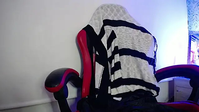 luly pink online show from November 2025 04:05:01 AM