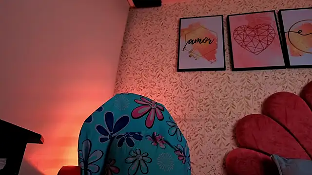 Snapshot of luly_pink chatting on June 2026 04:10:02 AM luly pink online show from June 2026 04:10:02 AM