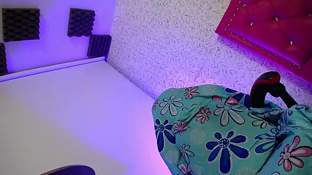 luly pink online show from January 2026 04:07:01 AM