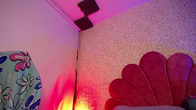 Snapshot of luly_pink chatting on May 2026 04:41:02 AM luly pink online show from May 2026 04:41:02 AM