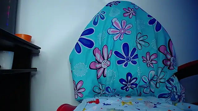 Snapshot of luly_pink chatting on March 2026 12:32:01 AM luly pink online show from March 2026 12:32:01 AM