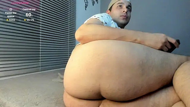 Latin boy surprisee online show from November 2025 12:58:02 AM