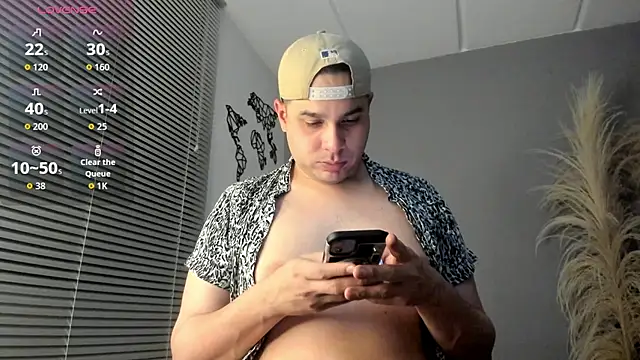 Latin boy surprisee online show from December 2025 11:38:02 PM