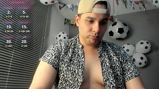 Snapshot of Latin_boy_surprisee chatting on June 2026 01:22:02 AM Latin boy surprisee online show from June 2026 01:22:02 AM