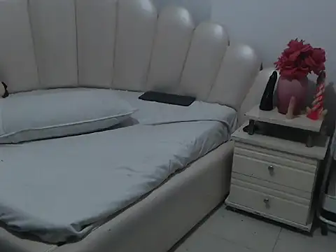 VioletXia  online show from May 2026 10:42:01 PM