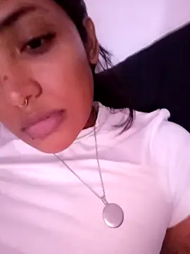 Snapshot of VictoireFeller chatting on October 2025 04:23:02 AM VictoireFeller online show from October 2025 04:23:02 AM