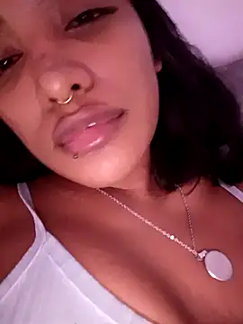 Snapshot of VictoireFeller chatting on October 2025 04:02:02 AM VictoireFeller online show from October 2025 04:02:02 AM