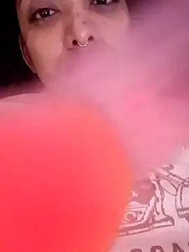 Snapshot of VictoireFeller chatting on October 2025 04:11:02 AM VictoireFeller online show from October 2025 04:11:02 AM