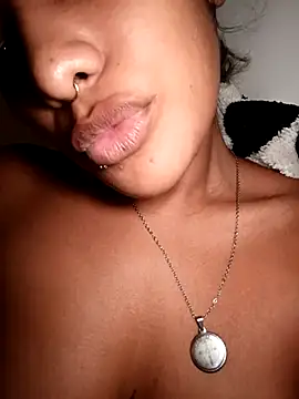 Snapshot of VictoireFeller chatting on October 2025 05:45:01 AM VictoireFeller online show from October 2025 05:45:01 AM