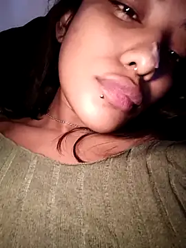 Snapshot of VictoireFeller chatting on October 2025 04:15:01 AM VictoireFeller online show from October 2025 04:15:01 AM