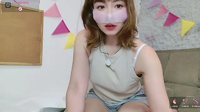 Snapshot of A33-asami chatting on May 2026 01:33:01 AM A33-asami online show from May 2026 01:33:01 AM