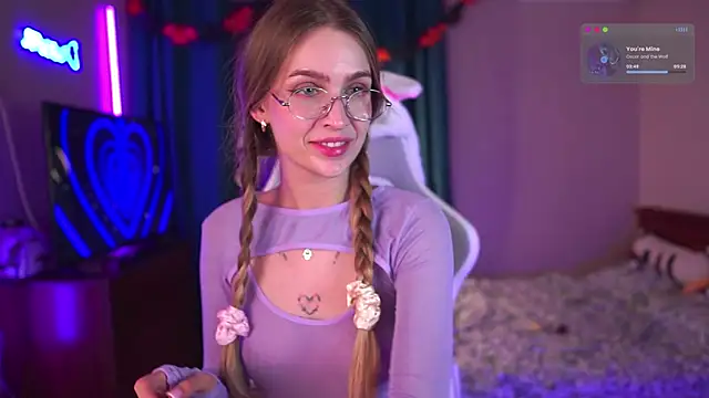 Kamila icee online show from November 2025 10:57:01 PM