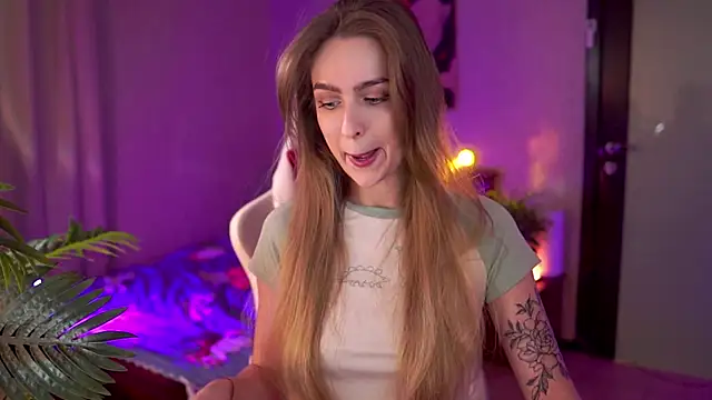 Kamila icee online show from February 2026 08:30:01 PM