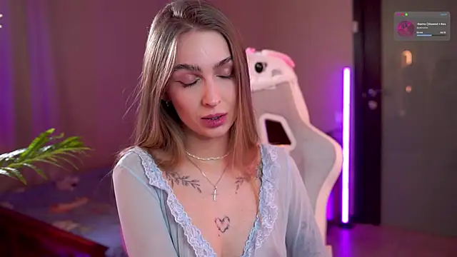 Kamila icee online show from February 2026 10:05:01 PM