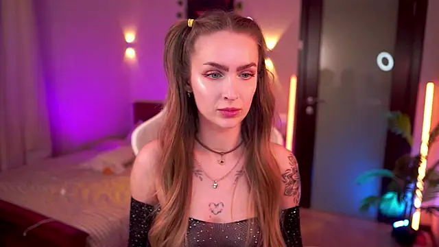 Kamila icee online show from March 2026 09:30:01 PM