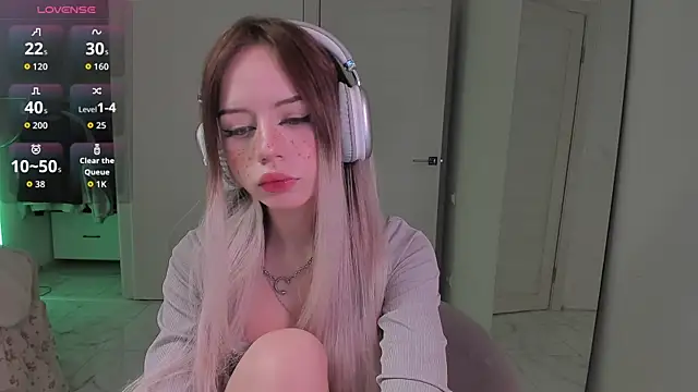 KellyBarton online show from October 2025 08:30:02 PM