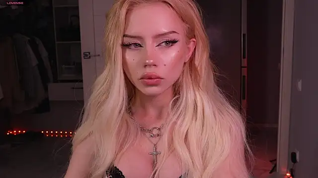 KellyBarton online show from July 2026 10:02:02 PM