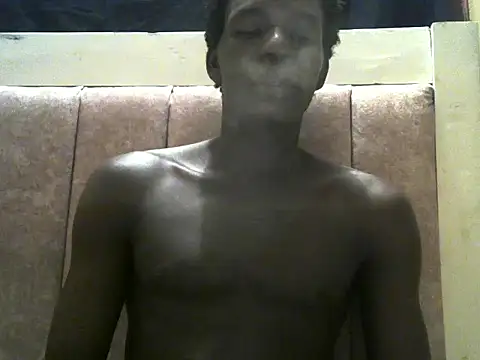 Snapshot of Bigras0011 chatting on June 2026 02:44:02 AM Bigras0011 online show from June 2026 02:44:02 AM