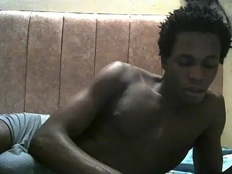 Snapshot of Bigras0011 chatting on July 2026 04:25:02 PM Bigras0011 online show from July 2026 04:25:02 PM