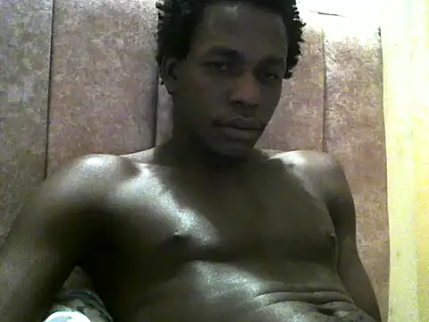 Snapshot of Bigras0011 chatting on June 2026 05:52:02 PM Bigras0011 online show from June 2026 05:52:02 PM