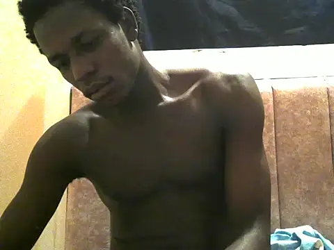 Snapshot of Bigras0011 chatting on June 2026 11:14:02 PM Bigras0011 online show from June 2026 11:14:02 PM