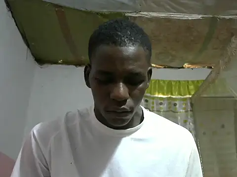 Snapshot of Bigras0011 chatting on September 2025 04:17:02 AM Bigras0011 online show from September 2025 04:17:02 AM